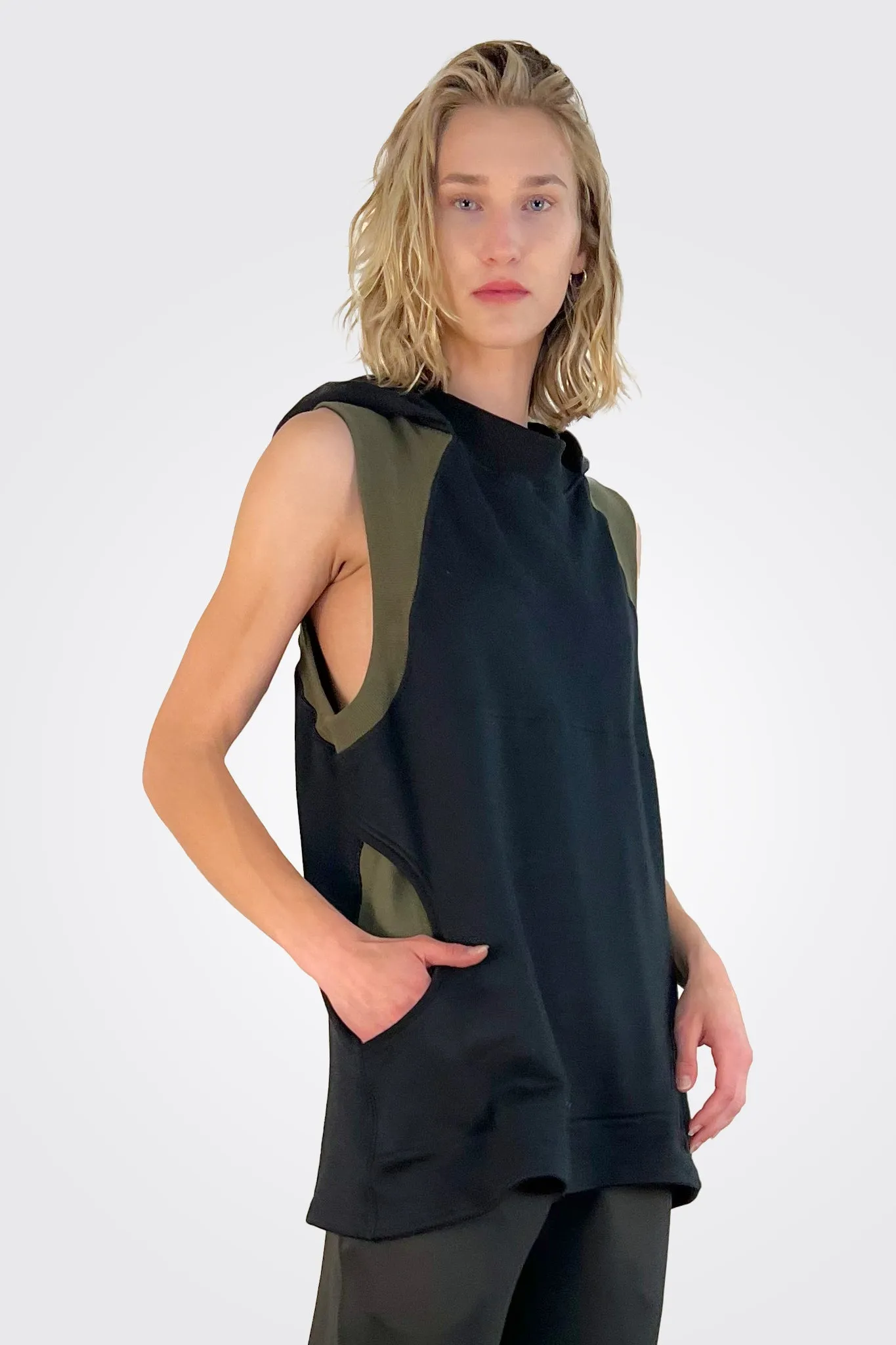 Asiy Vest - Black / Olive