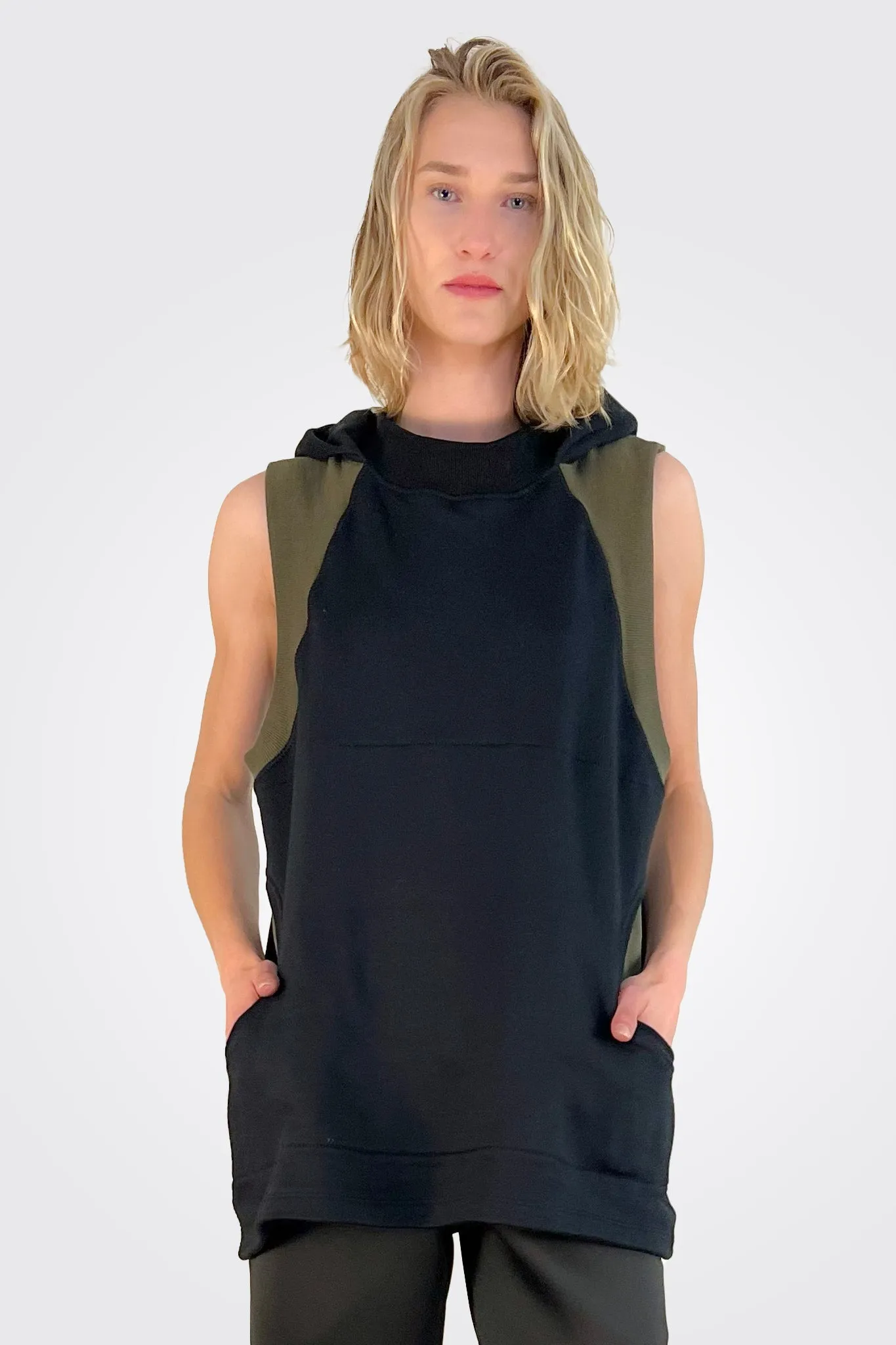 Asiy Vest - Black / Olive