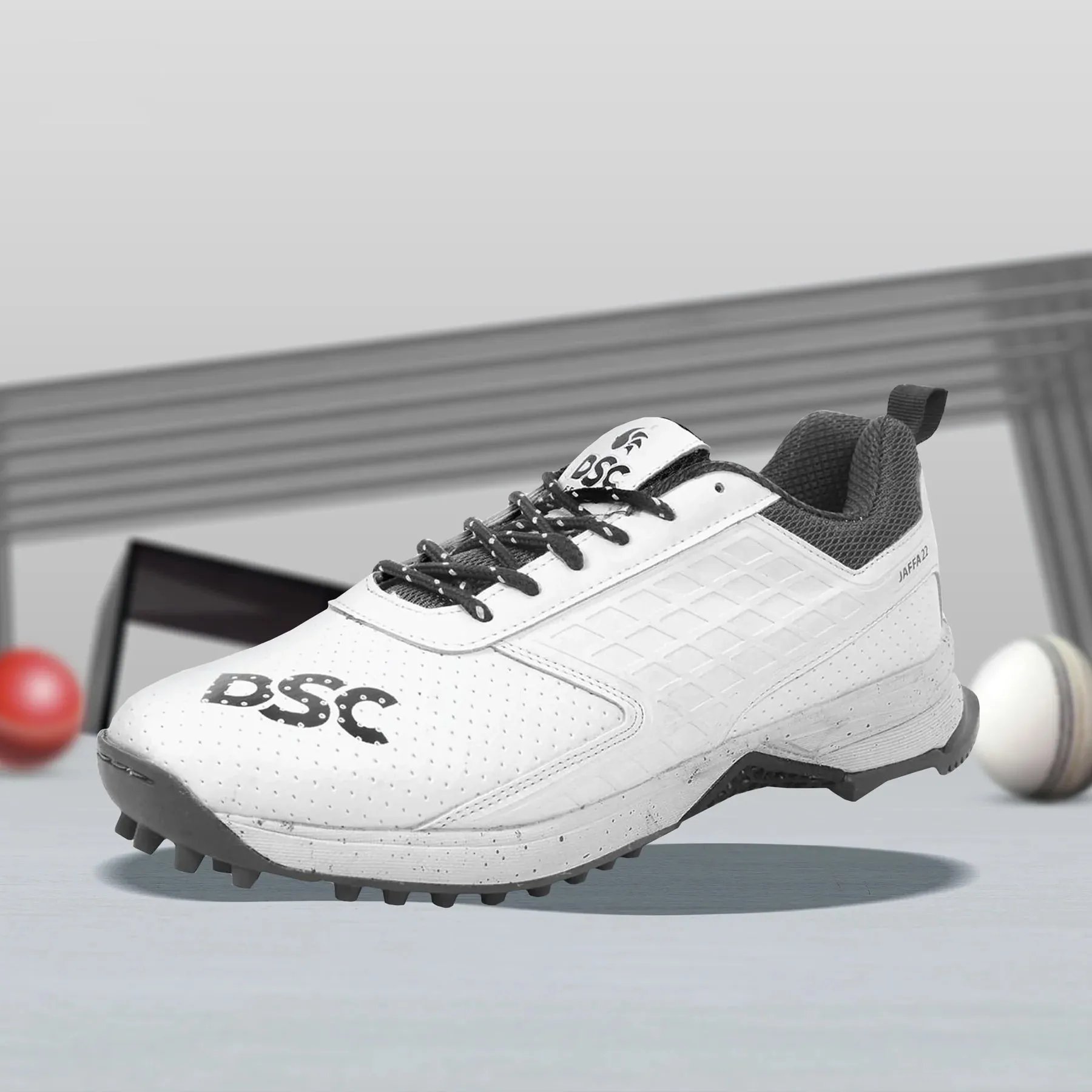 DSC Jaffa 22 Cricket Spike Shoes - White