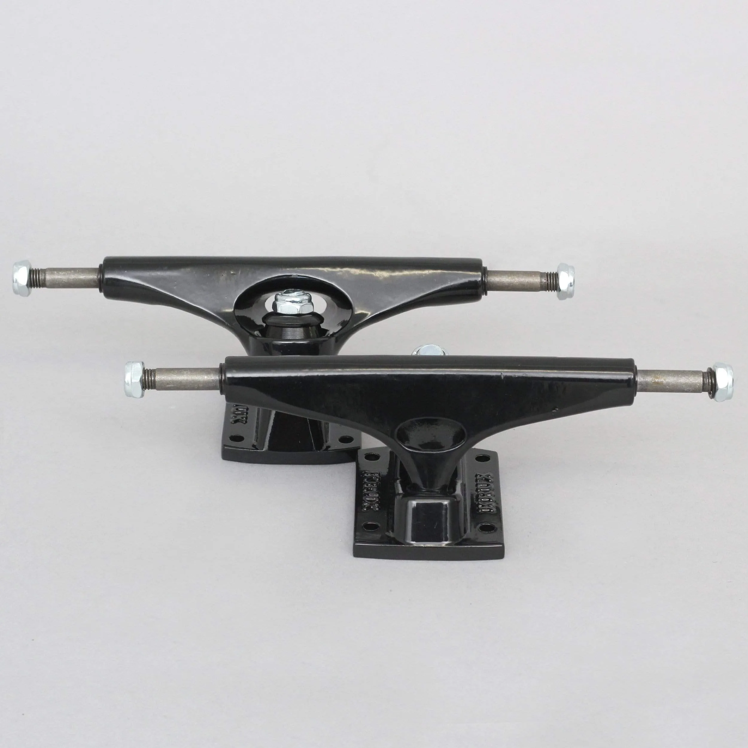 Krux 8.50 Standard Skateboard Trucks Black (Pair)