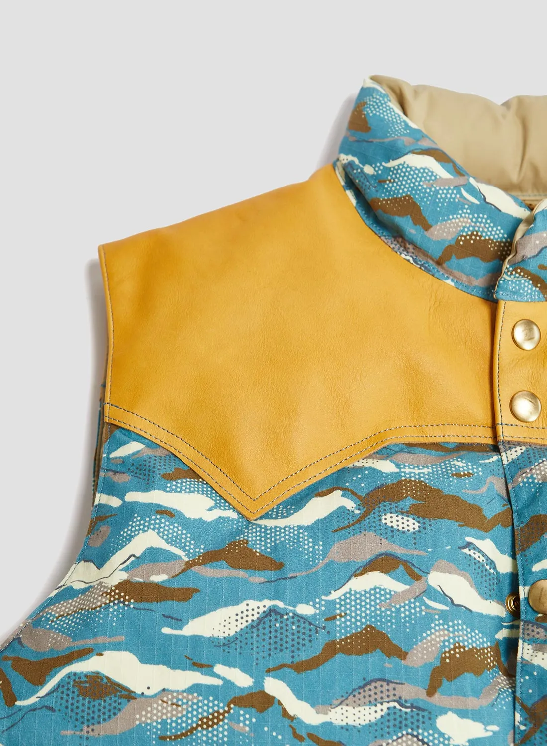 Rocky Mountain Featherbed x Nigel Cabourn Down Vest Mountain Camo in Blue