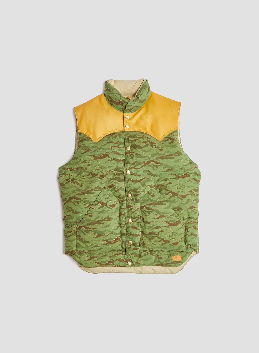 Rocky Mountain Featherbed x Nigel Cabourn Down Vest Mountain Camo in Green